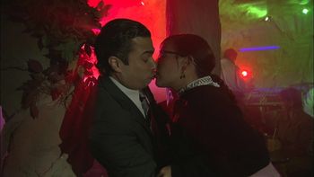Beso obligado