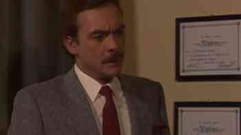 Federico está entre la espada y la pared