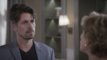Enemigo en las sombras | ViX