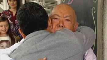 A Dios rogando y con el mazo dando