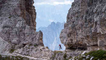 Tom Oehler rides the Dolomites