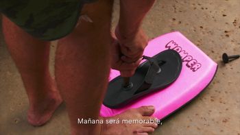 Espuma oscura del mar