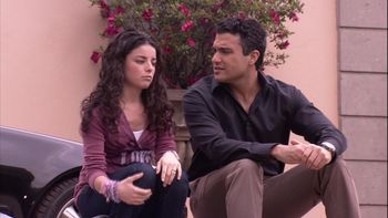 Conmigo o con ella