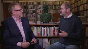 Juan Villoro, detrás del balón