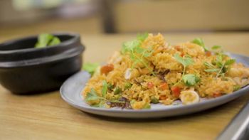 Sopa de lentejas y arroz con mariscos | ViX