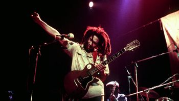 CIA, suplantador e insulto