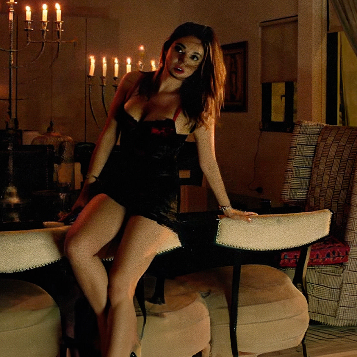 Ver A ellas les gustan mayores por ViX