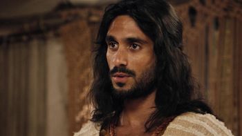 Cortando las espinas de la flor