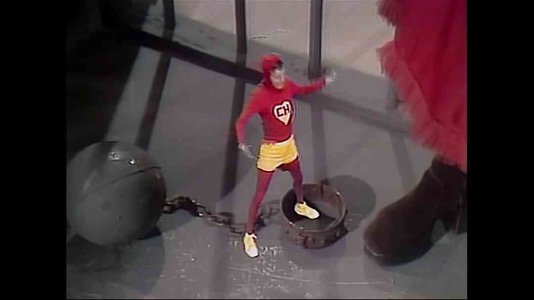 Aunque la jaula sea de oro, no deja de ser muy molesto eso de estar encerrado | ViX