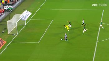 ¡Martínez dice presente! Un contragolpe fulminante que termina en gol