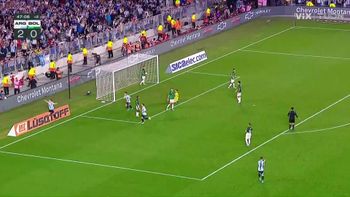 ¡Aparece Julián! Esto ya es goleada de Argentina