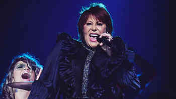 Alejandra Guzmán cerró la noche con 'No Se Vale Llorar'