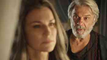 Una familia extraña