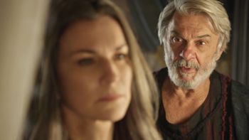 Una familia extraña