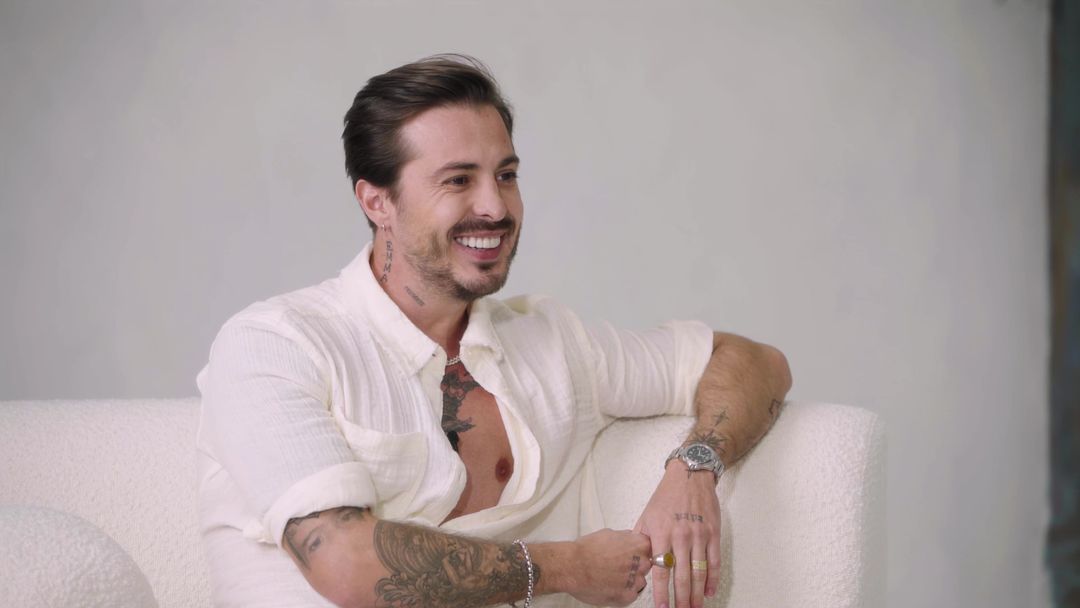 El cantante colombiano Llane nos habla de la presión de entretener por obligación | ViX