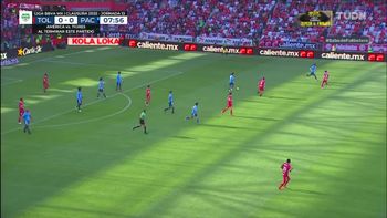 ¡Se salva el Pachuca! Carlos Moreno evita el primero de Toluca
