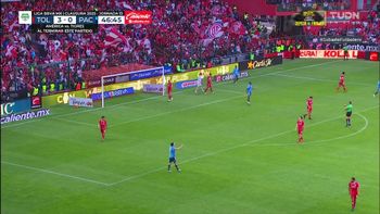 ¡Pachuca intenta reaccionar con disparo de Kennedy!