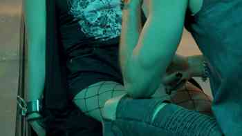 Él me debe, tú me pagas