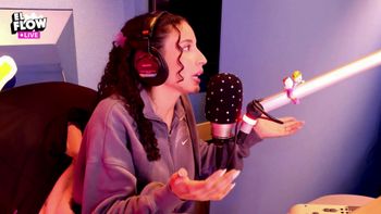 ¿Amor o manipulación? Analizamos las señales de alerta cuando tu pareja intenta separarte de tus padres y hermanos.