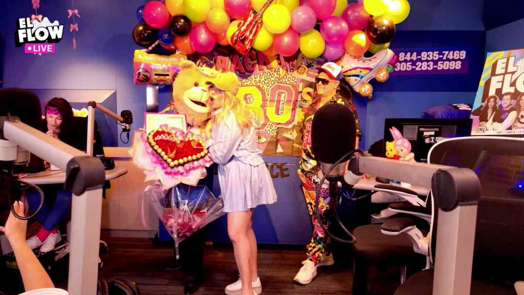 Celebramos el cumple de Santi y Laurita y debatimos sobre los estafadores del anticipo. | ViX