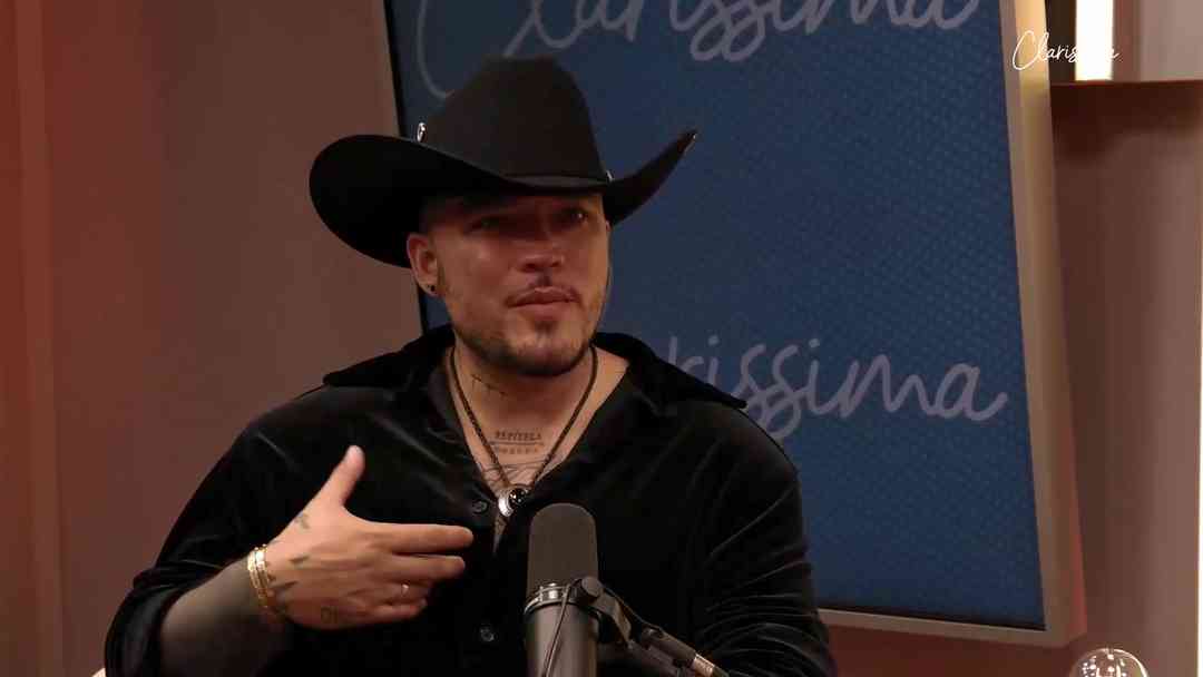 ¿Rivalidad entre cantantes? Jessi Uribe cuenta la verdad sobre cantar con su esposa | ViX