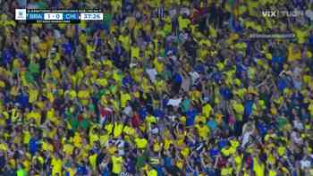 ¡GOLAZO ACROBÁTICO! Estêvão abre el marcador