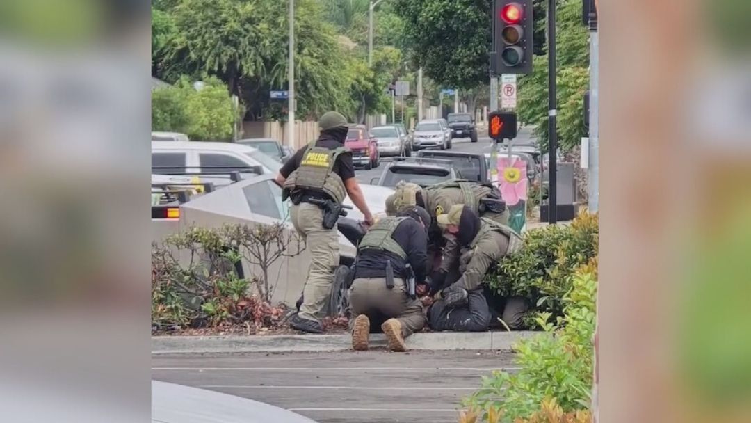 ICE sorprende a jornaleros que buscaban trabajo en un Home Depot en California: hay varios detenidos | ViX