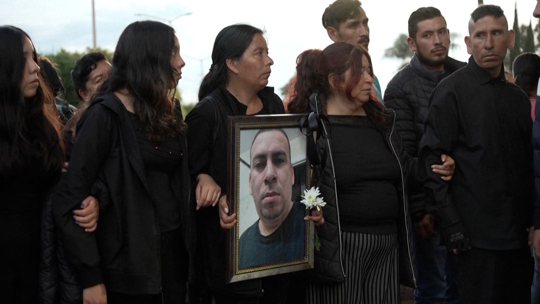 Dan último adiós a Silverio Villegas, el inmigrante que murió por un disparo de ICE en Chicago | ViX