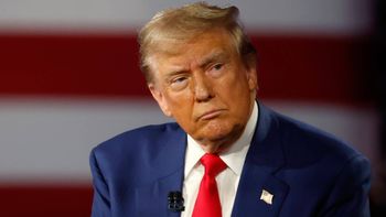 Trump asegura que EEUU está en "guerra armada" contra los carteles de la droga, según un reporte