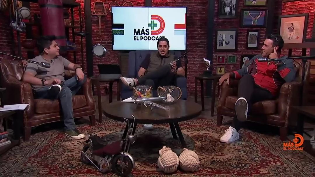 Vaca tira la bomba y revela con quién pelearía en un ring | ViX