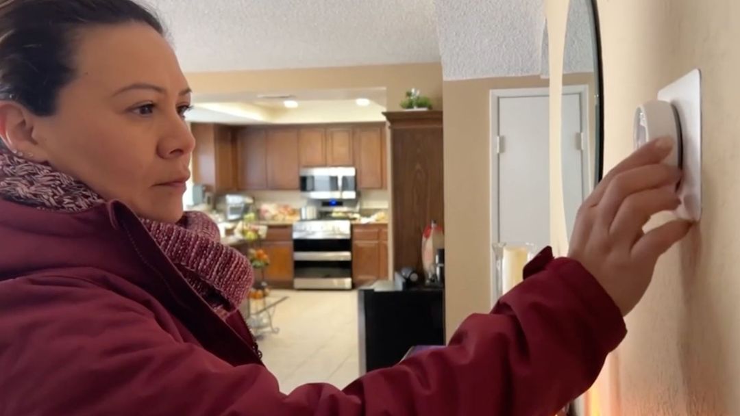 Cierre de gobierno afecta la ayuda energética y muchos podrían quedarse sin calefacción en invierno | ViX