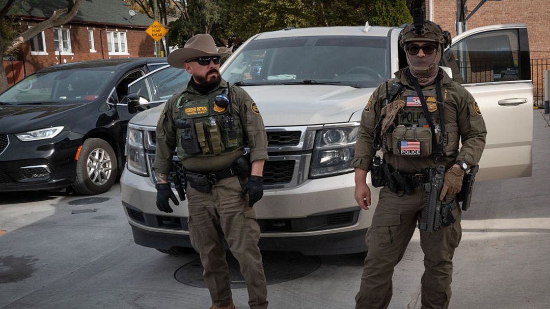 ¿Qué hacer y qué documentos mostrar ante un posible arresto por agentes migratorios? Te contamos | ViX