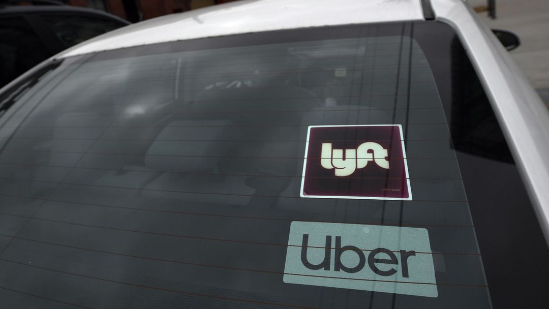 ¿Por qué conductores en California demandaron a Uber y Lyft? Denuncian discriminación y exclusión | ViX