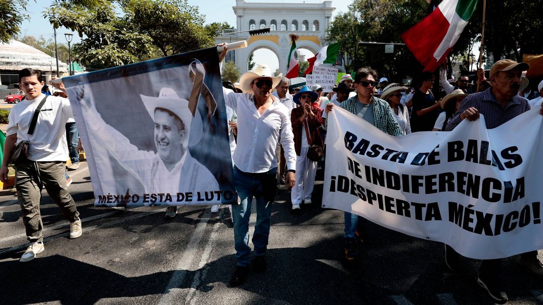Multitudinarias marchas contra la violencia en México: “Estamos hartos de los asesinatos” | ViX