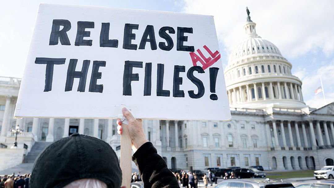 En un minuto: Trump dijo apoyar un proyecto de ley para liberar los archivos en el caso de Epstein | ViX