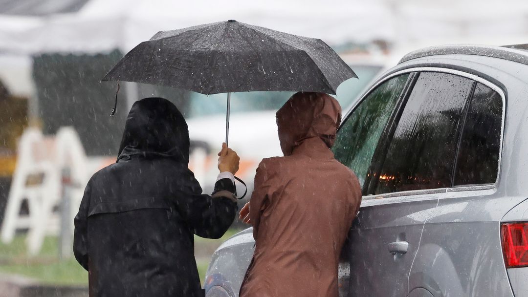 Río atmosférico avanza en California y amenaza con más tormentas e inundaciones: las noticias del día | ViX