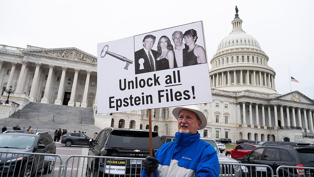 En un minuto: Trump recibe el proyecto de ley para publicar los archivos del caso Epstein | ViX