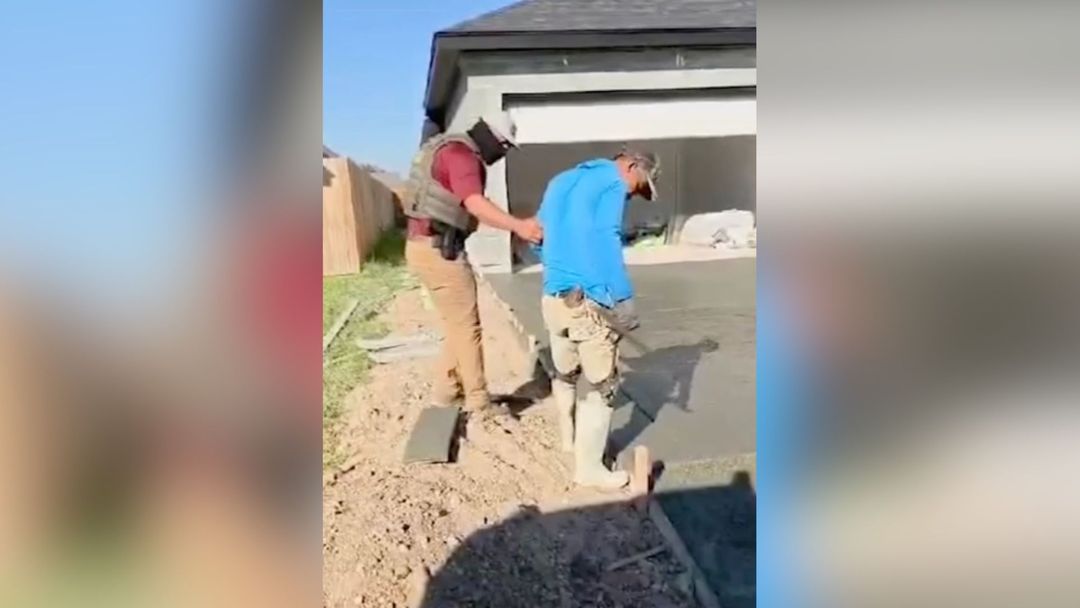 Obras abandonadas y crisis económica: constructores denuncian el impacto de redadas en sus negocios | ViX