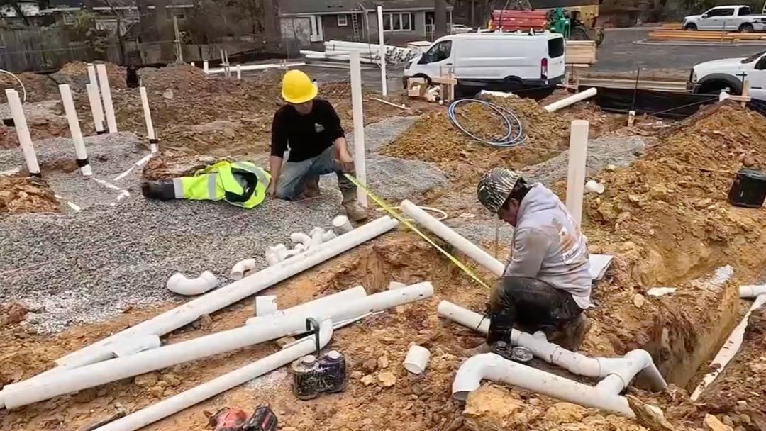 Redadas migratorias paralizan construcciones en Carolina del Norte: las pérdidas son millonarias | ViX