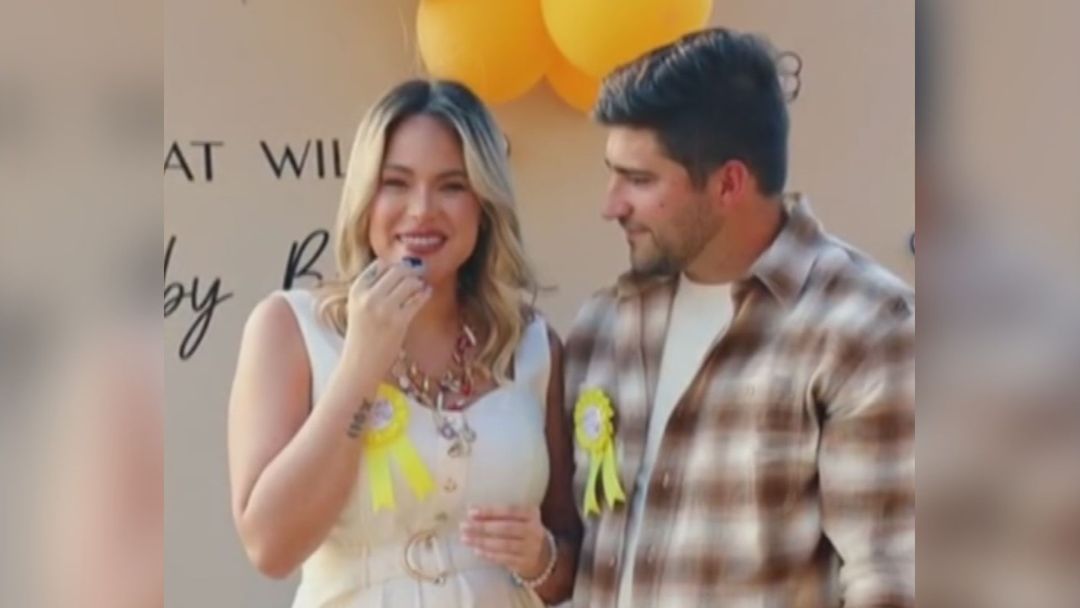 Mujer embarazada detenida por Inmigración no recibe comida ni atención médica, denuncia su familia | ViX