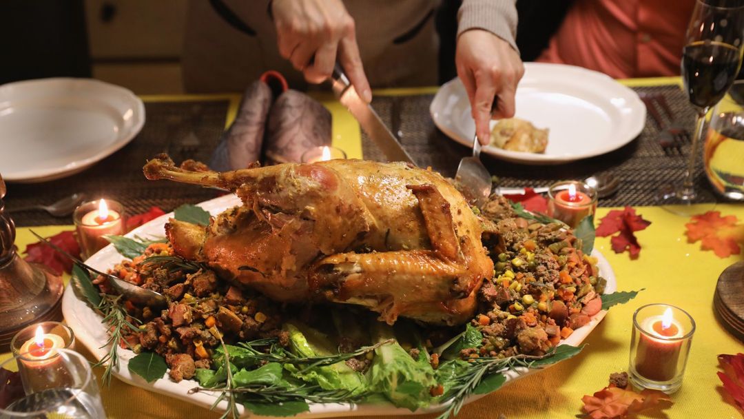 ¿Es seguro recalentar la comida de la cena de 'Thanksgiving'? Ten en cuenta estas recomendaciones | ViX
