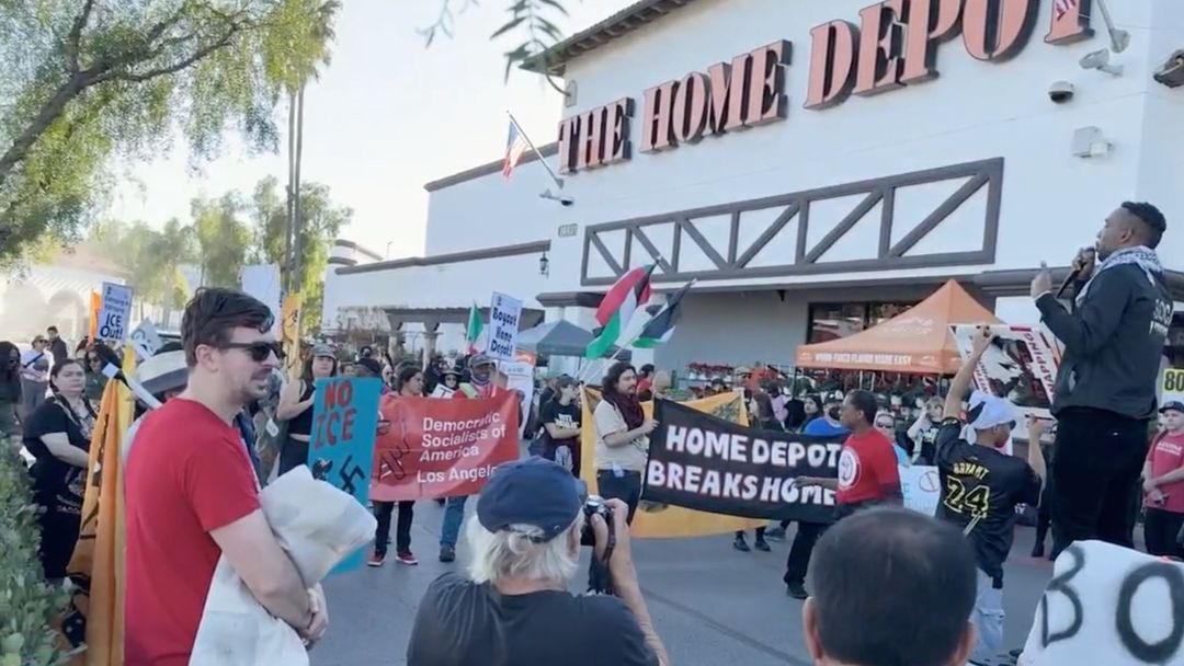 Boicot contra Home Depot en California: activistas rechazan redadas de ICE en las tiendas | ViX