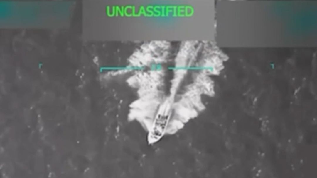 EEUU atacó dos veces a supuesta 'narcolancha' en el Caribe para matar sobrevivientes, según reportes | ViX