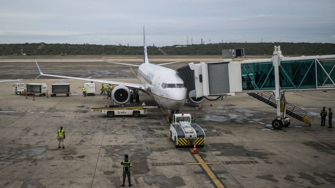 Régimen de Maduro responde a mensaje de Trump de considerar “cerrado” el espacio aéreo venezolano | ViX