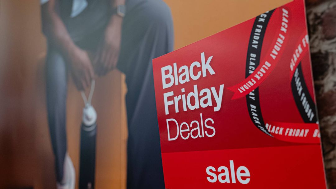 Compras en línea se imponen con fuerza en ‘Black Friday’: pese a esto, hay críticas a los precios | ViX