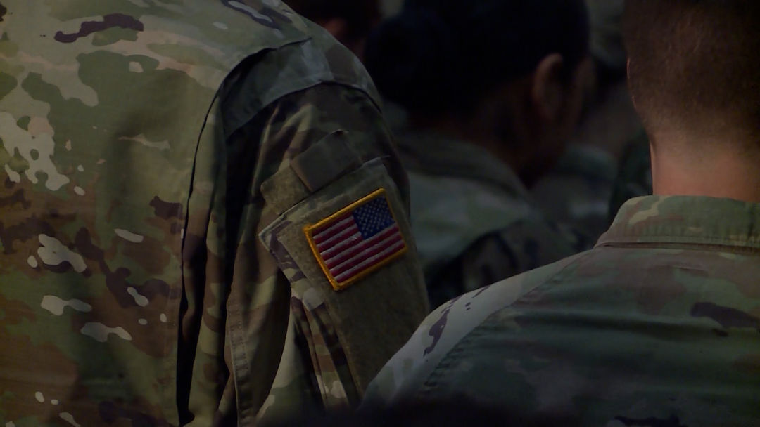 ¿Pueden los militares negarse a obedecer órdenes? Esto dicen los expertos | ViX