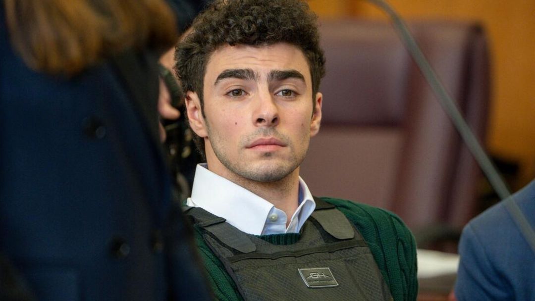 Revelan la llamada al 911 que llevó al arresto de Mangione: "Se parece al atacante del CEO en NY" | ViX