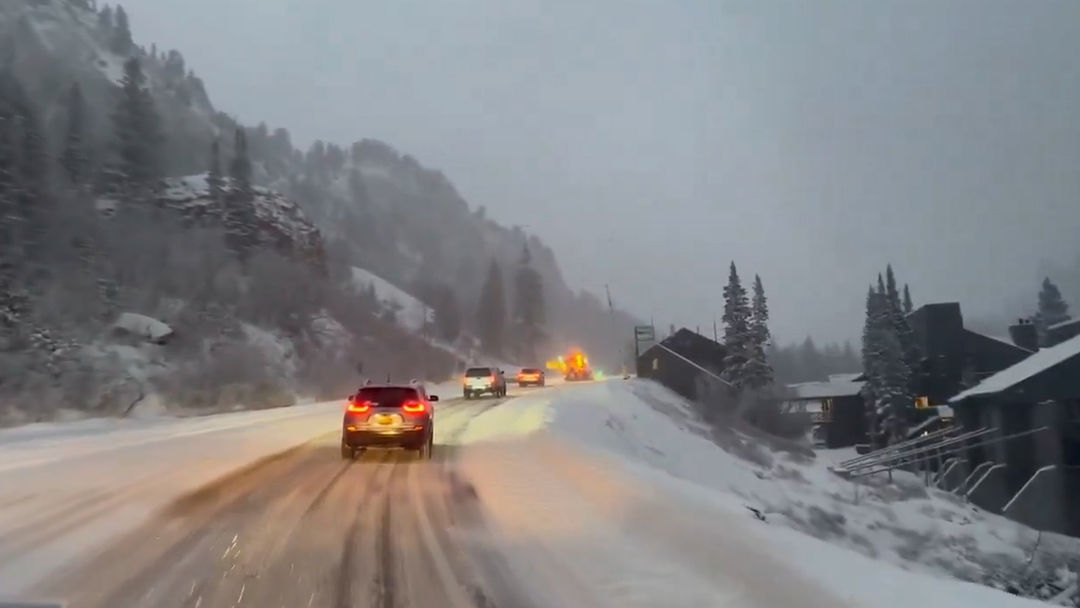Las fuertes nevadas otoñales cubren de blanco partes de EEUU | ViX