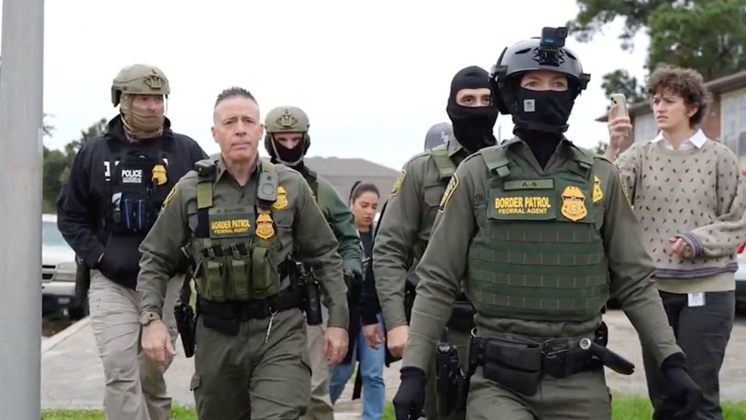 "¡No salgan, la migra!": comunidad en Louisiana se une para rechazar los operativos migratorios | ViX