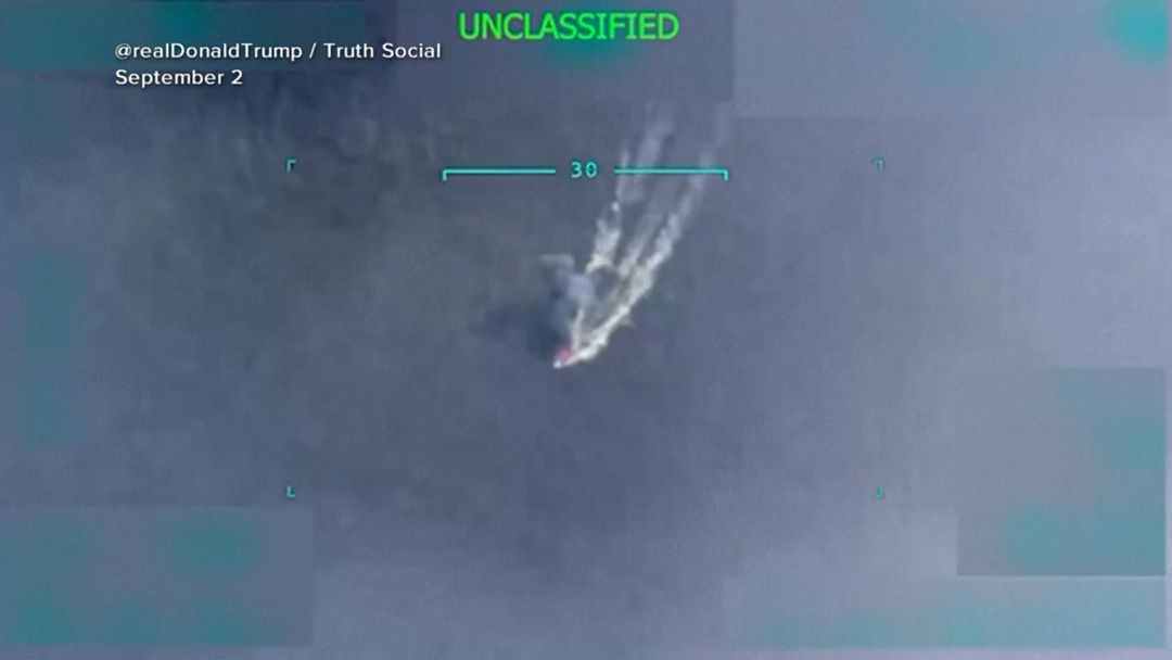 En un minuto: Congresistas piden que se publique el video del ataque a la primera 'narcolancha' | ViX